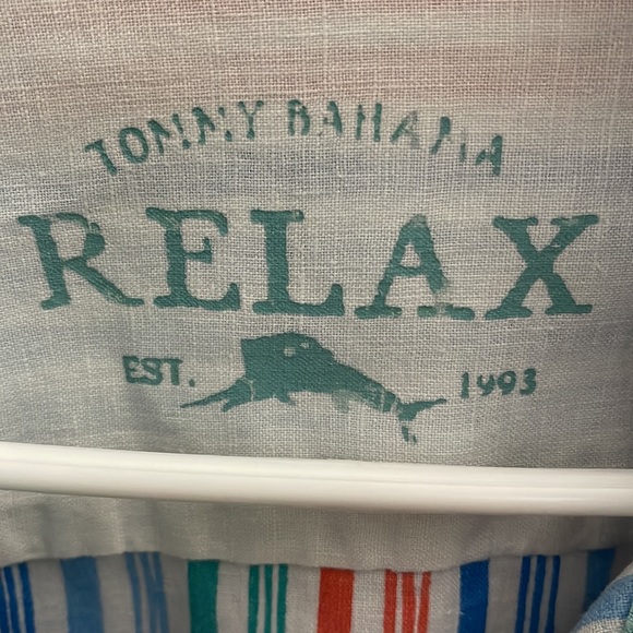 Tommy Bahama Men’s Button Down Shirt - Picture 4 of 9